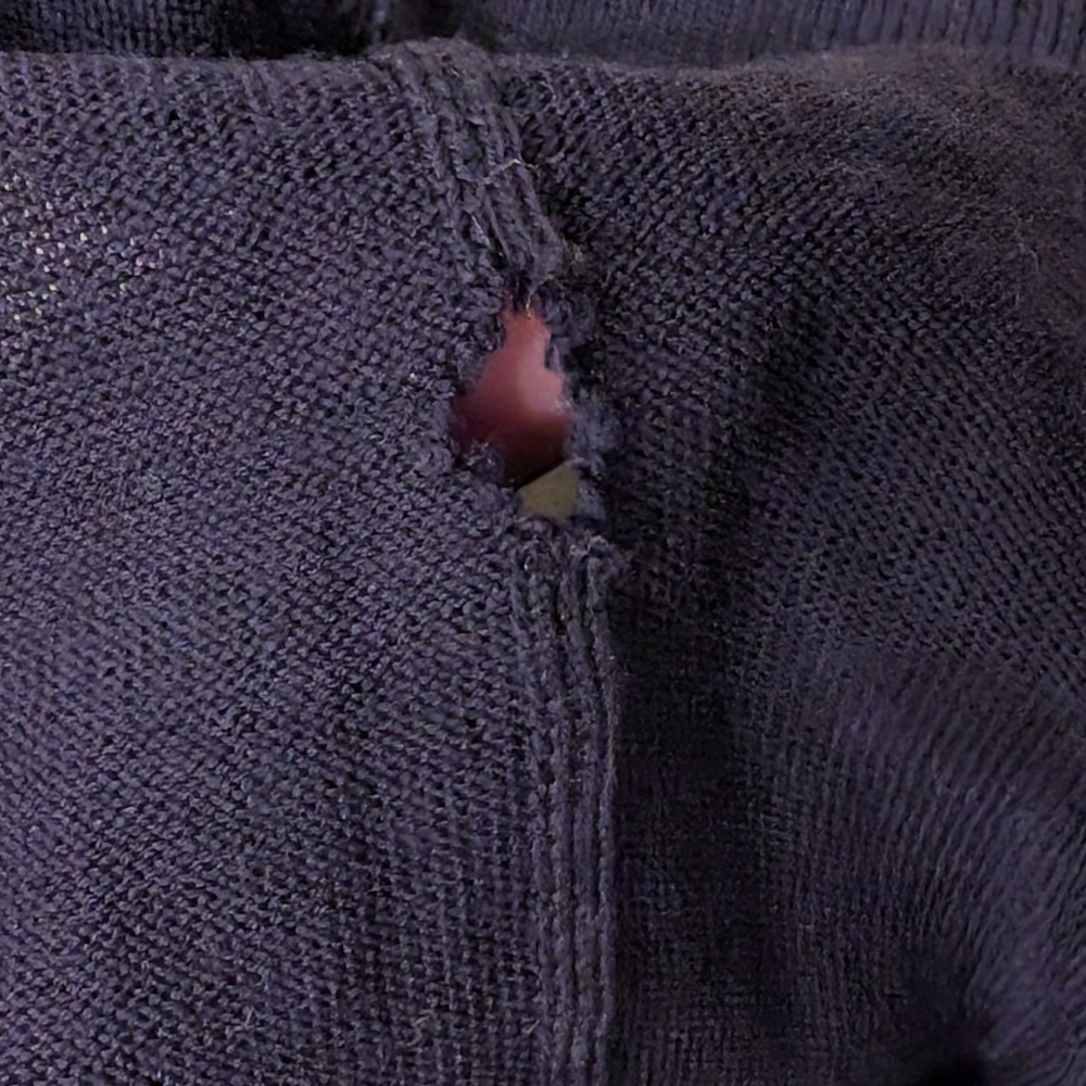 Moncler 100% Wool Knit Sweater Dark Navy Men's Size Medium Made in Romania - Picture 7 of 7